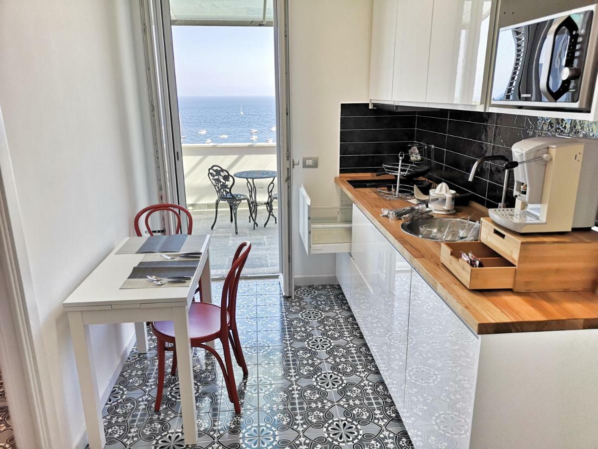 Calise Guest House Прочида Екстер'єр фото